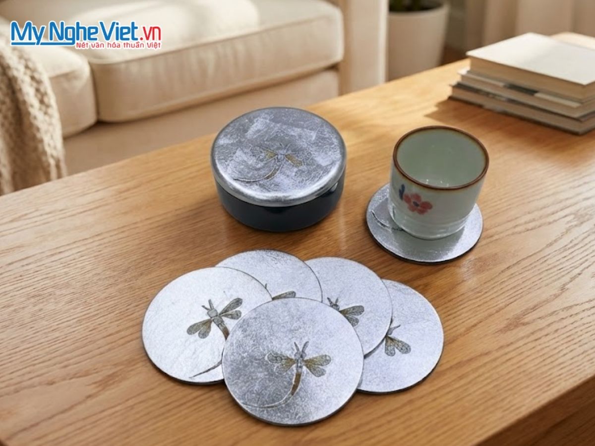 Đế Lót Ly tròn cẩn Chuồn Chuồn nền bạc D11xH5cm DLL10-2