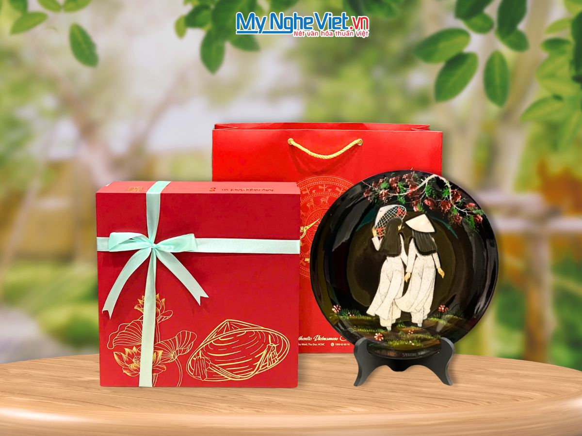 Tranh đĩa Cô Gái cẩn trứng chìm cao cấp nhiều mẫu D30cm TD30-1TBL