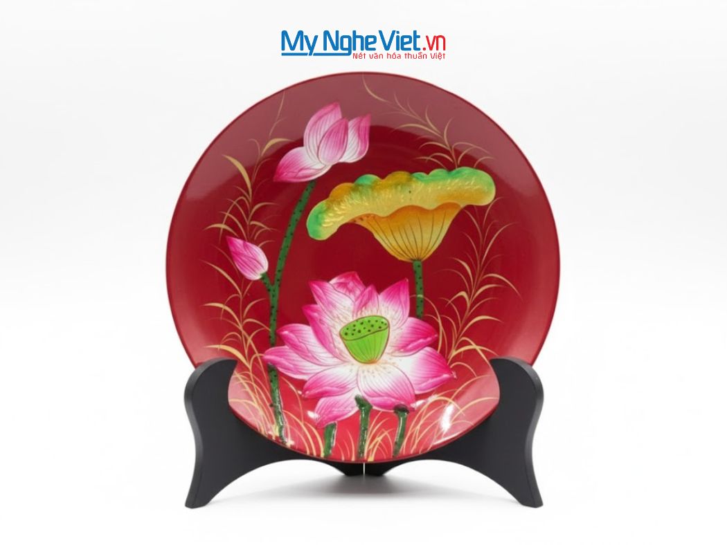 Tranh đĩa sơn mài hoa sen đắp nổi nền đỏ và hộp quà tặng cao cấp CBTD25-3