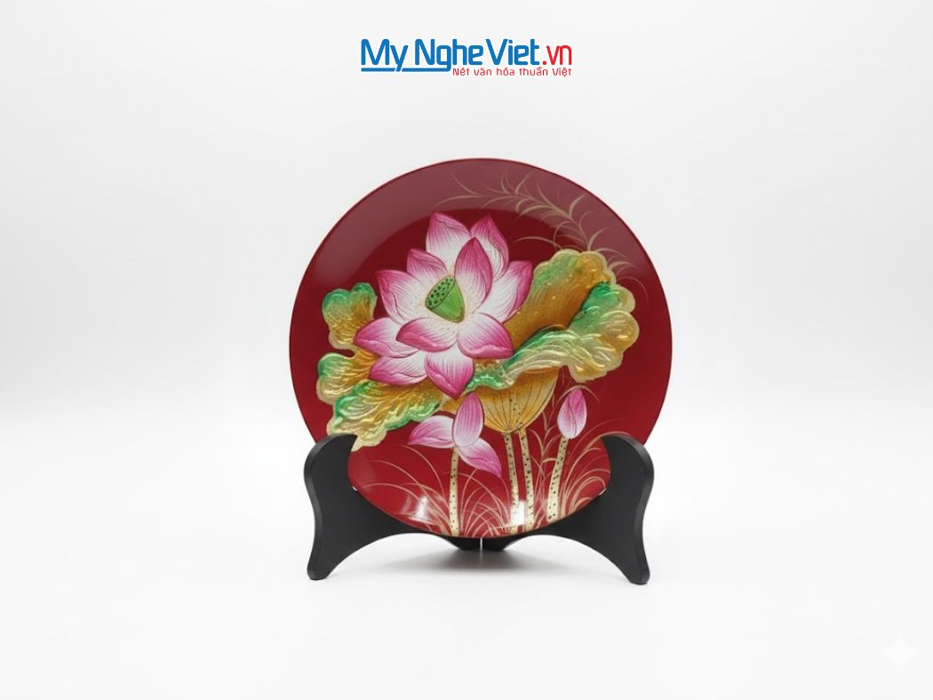 Tranh đĩa sơn mài hoa sen đắp nổi nền đỏ và hộp quà tặng cao cấp CBTD25-3
