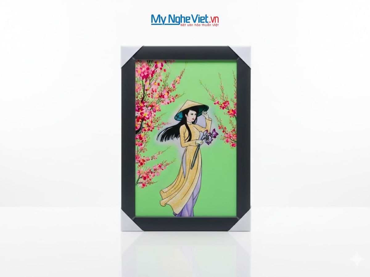 Bộ tranh sơn mài cô gái áo dài và khung đen TSM20302/khung