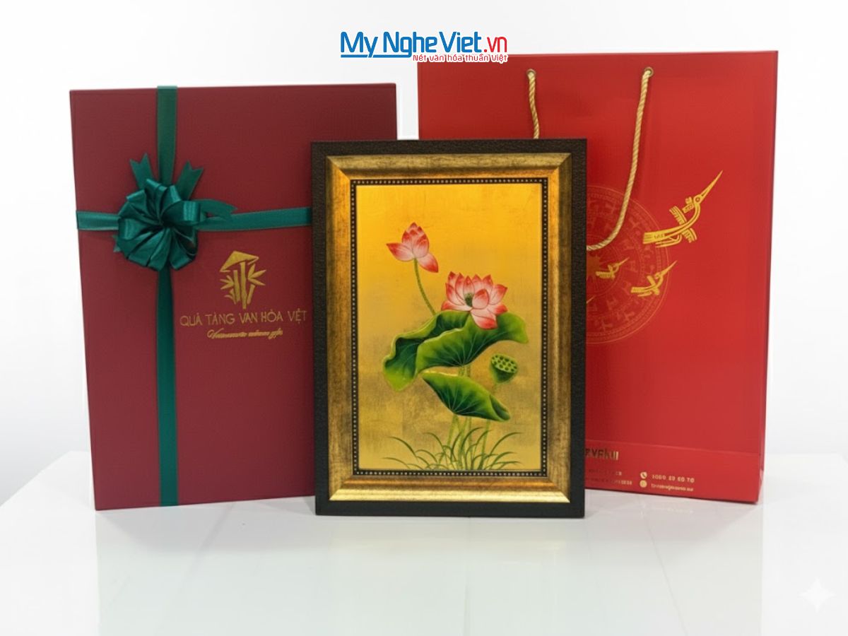 Tranh Sơn Mài Hoa Sen Vàng Đắp Nổi Và Hộp Quà Tặng Cao Cấp TSMDH2838-2