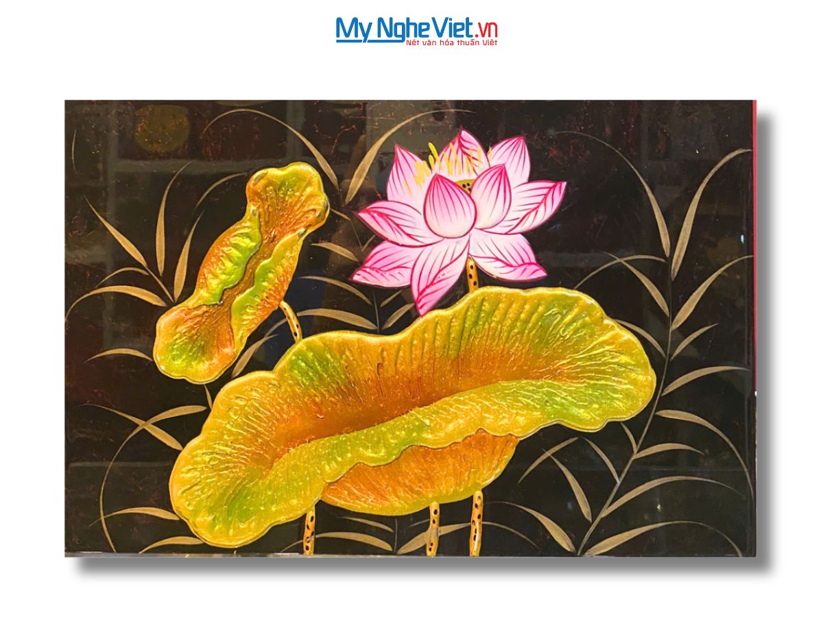 Tranh sơn mài hoa sen đắp nổi nền đen TSM23/1