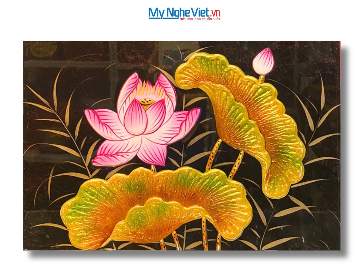 Tranh sơn mài hoa sen đắp nổi nền đen TSM23/1