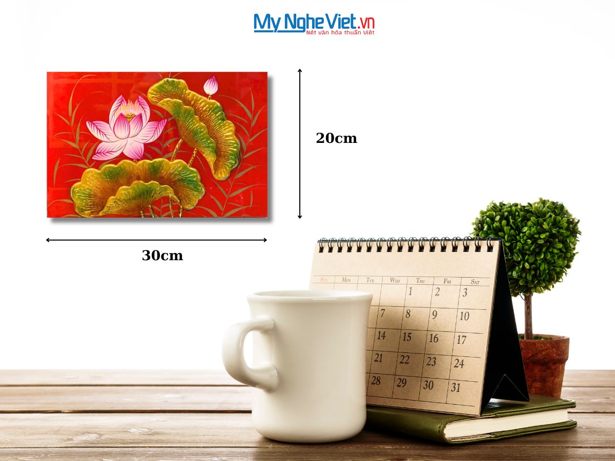 Tranh sơn mài hoa sen đắp nổi nền đỏ TSM23/1-1