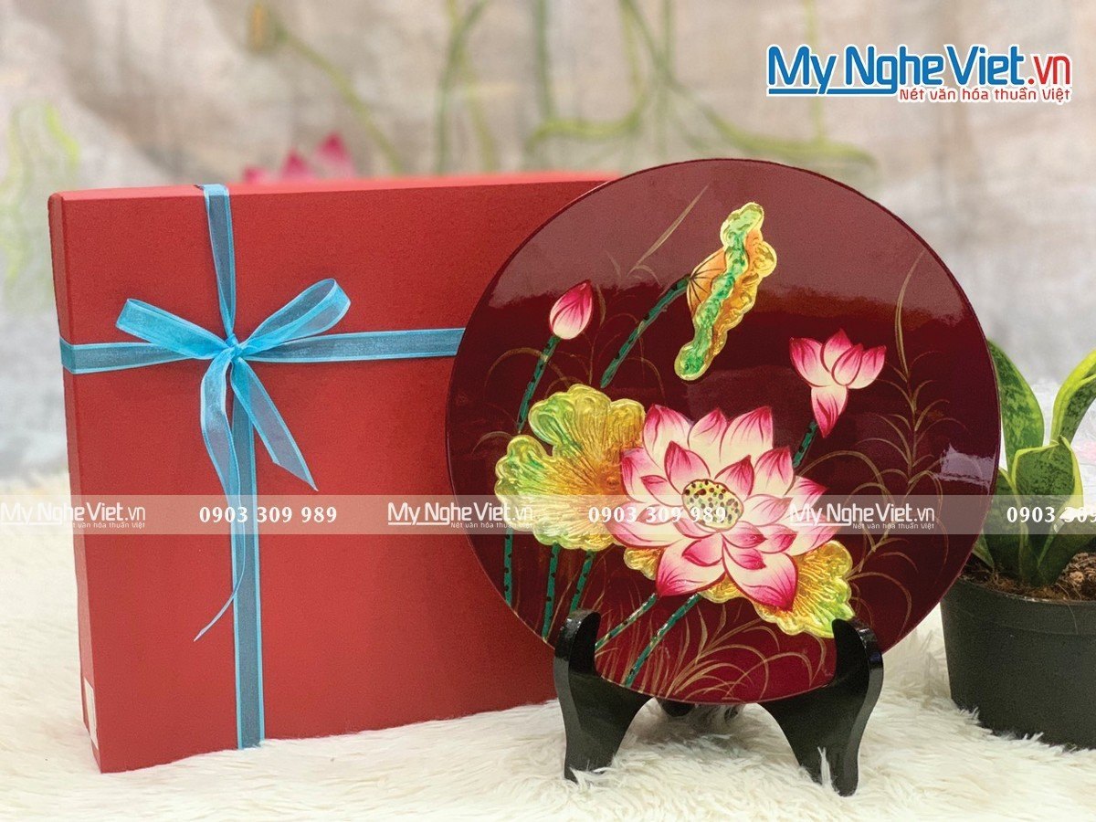 Tranh đĩa sơn mài hoa sen đắp nổi nền đỏ nhiều mẫu D35 TD353-2