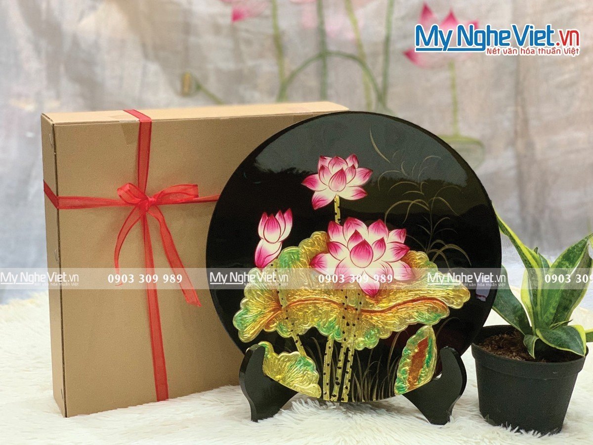 Tranh đĩa sơn mài hoa sen đắp nổi nền đen nhiều mẫu D35 TD353-1