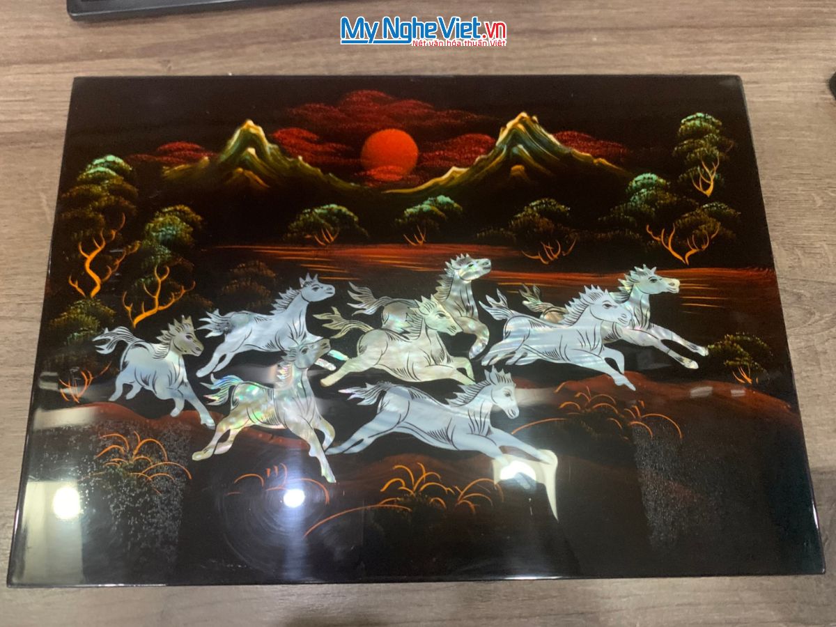Tranh Sơn Mài Mã Đáo Thành Công Cẩn Ốc Chìm 25x35 MNV-TSMTBL2535