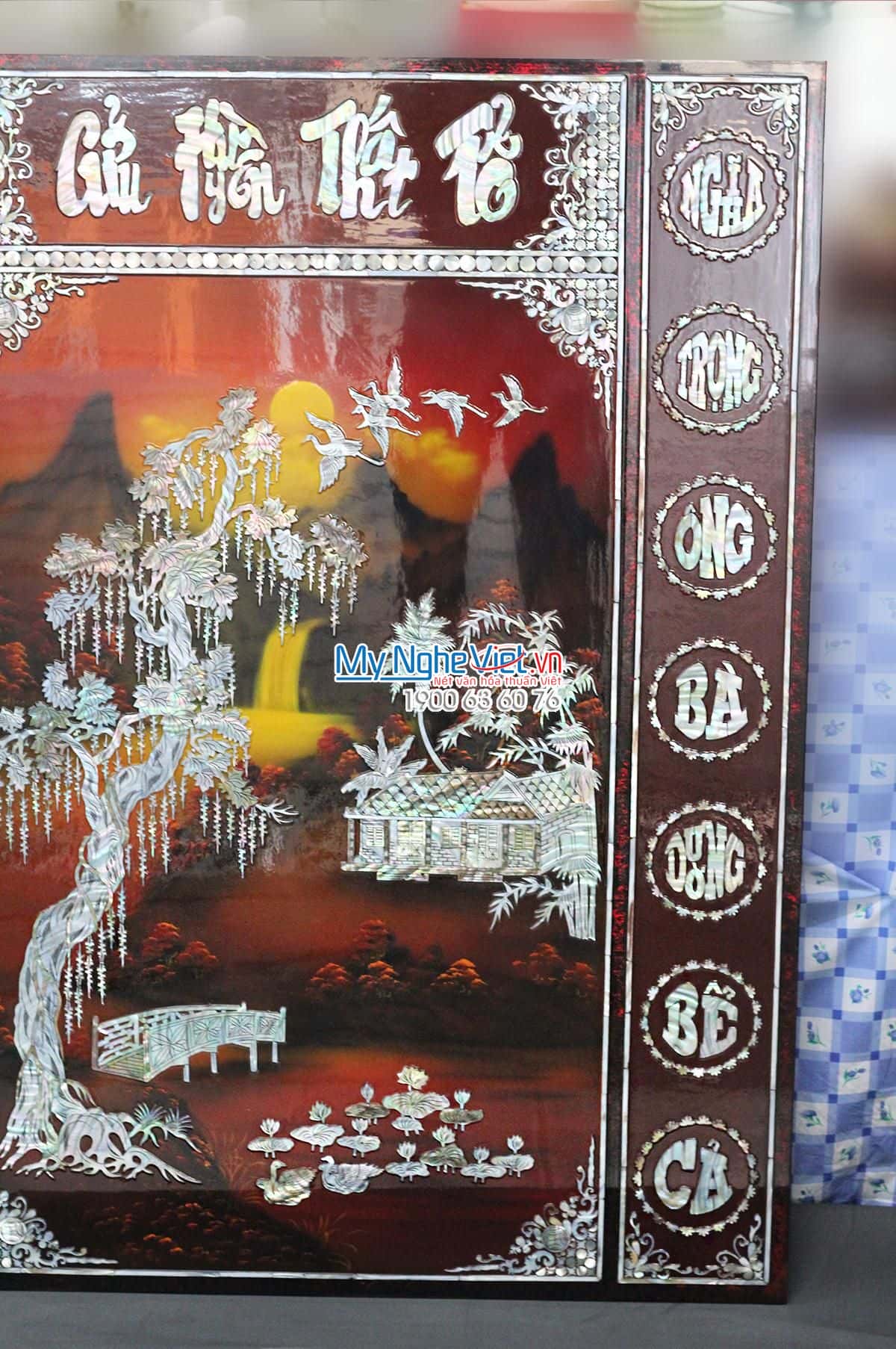 Liễn Thờ Cửu Huyền Thất Tổ Sơn mài Khảm Trai SMA195/810 (Hàng đặt)