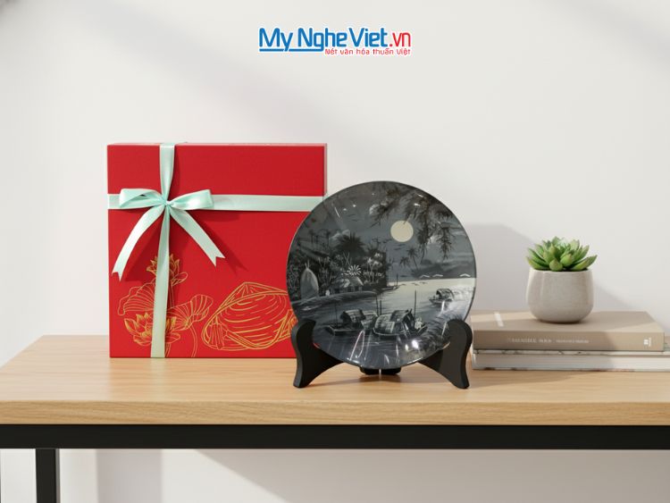 Tranh Đĩa Sơn Mài Đồng Quê Trắng Đen D20cm TD20-3