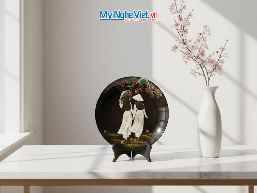 Tranh đĩa Cô Gái cẩn trứng chìm cao cấp D30cm TD30-1TBL