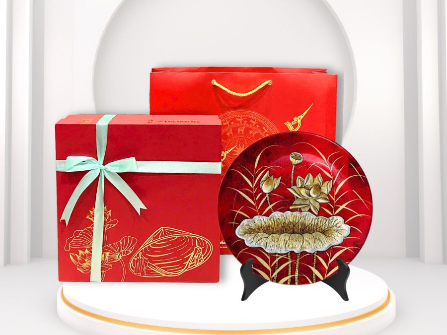 Tranh đĩa sơn mài hoa sen đắp nổi nền đỏ TD30SV/1