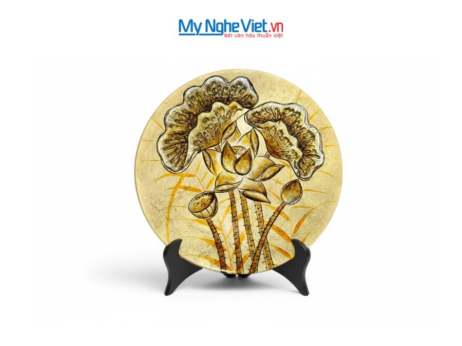 Tranh đĩa sơn mài hoa sen đắp nổi nền vàng TD30SV/2