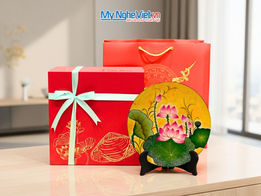 Tranh đĩa sơn mài hoa sen nền vàng D25 TD25-TBL18