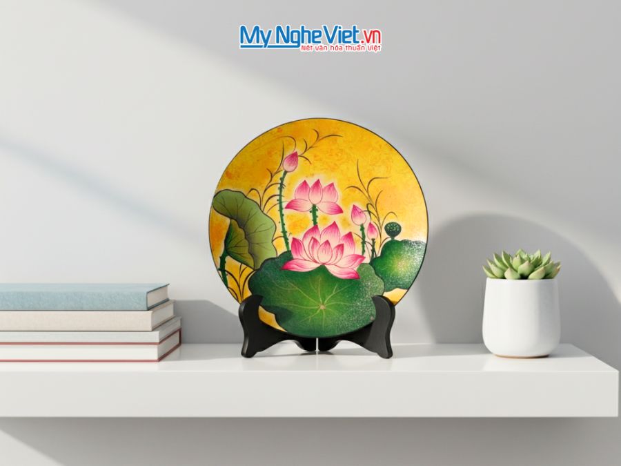 Tranh đĩa sơn mài hoa sen nền vàng D25 TD25-TBL18