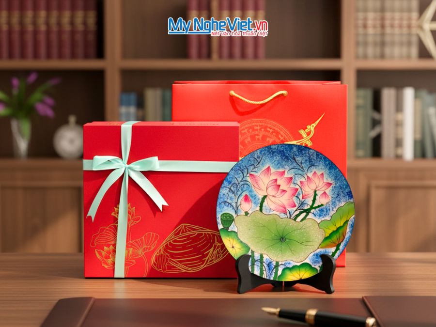 Tranh đĩa sơn mài hoa sen nền xanh dương D25 TD25-TBL16