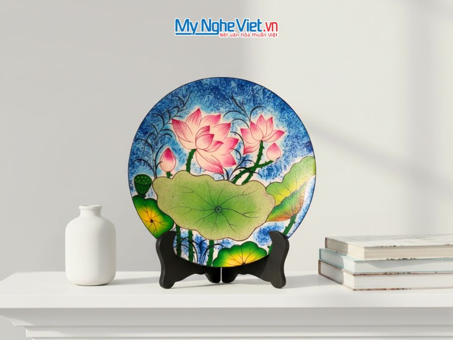 Tranh đĩa sơn mài hoa sen nền xanh dương D25 TD25-TBL16