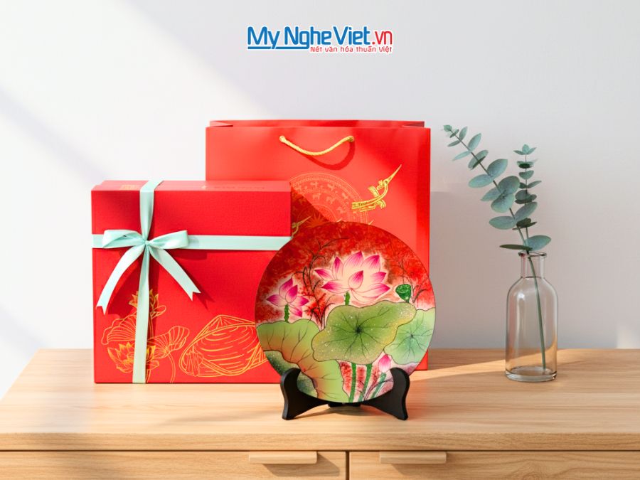 Tranh đĩa sơn mài hoa sen nền đỏ D25 TD25-TBL17