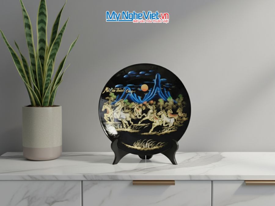 Tranh đĩa sơn mài mã đáo thành công đắp nổi MNV-TD358