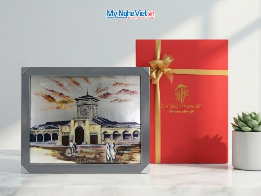 Tranh sơn mài Chợ Bến Thành dát bạc 35x45cm TSM3545-1.6