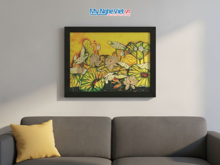 Tranh sơn mài vẽ hoa sen có khung 35x45cm TBL34/17K3-11