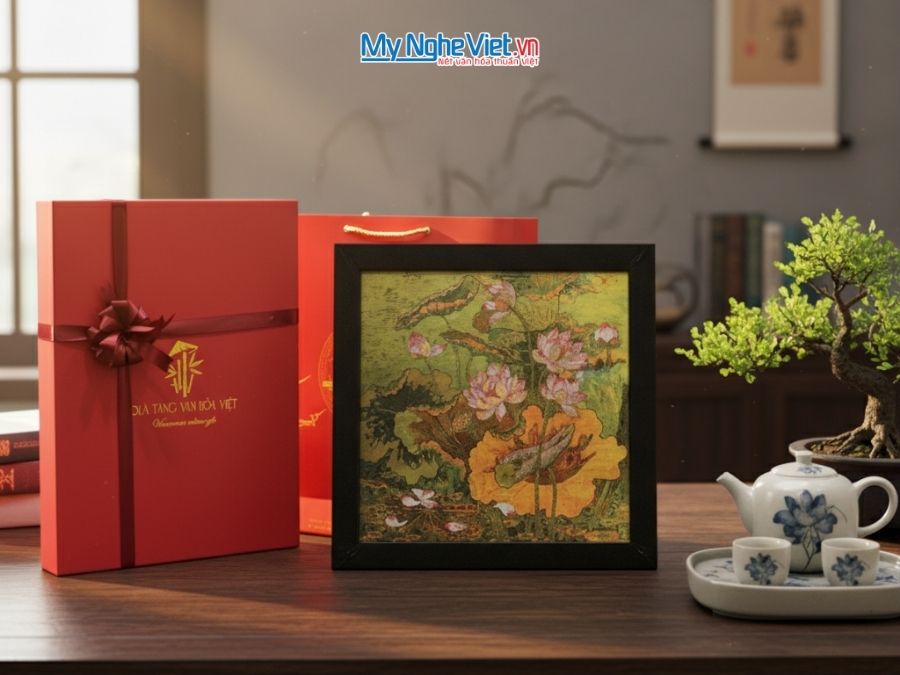 Tranh sơn mài hoa sen cao cấp 35x35 MNV-TSM3535/12