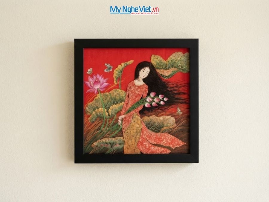 Tranh sơn mài cô gái 35x35cm TBL019