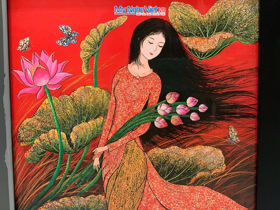 Tranh sơn mài cô gái 35x35cm TBL019