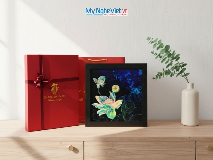 Tranh sơn mài hoa sen cao cấp 35x35 MNV-TSM3535/18