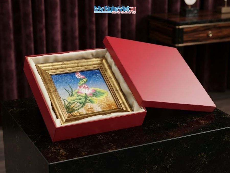 Tranh Sơn Mài Hoa Sen Cẩn Trứng Cao Cấp 28x28cm MNV-TSM300/1