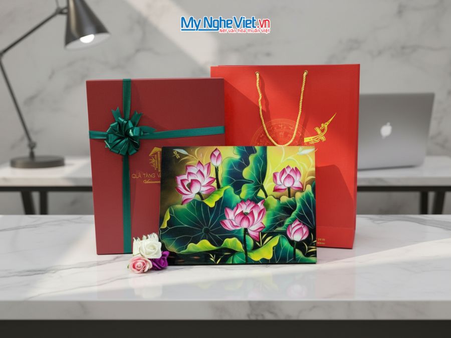 Tranh sơn mài Hoa Sen 30x40 TSMTBL34-5