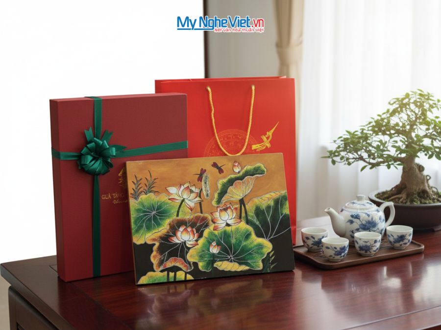 Tranh Sơn Mài Hoa Sen Cao Cấp Kèm Hộp Silot MNV-TBL34/13