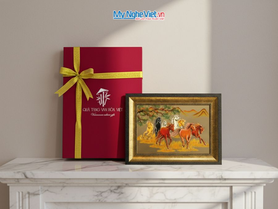 Tranh sơn mài mã đáo thành công đắp nổi nền vàng TSMDH2838/1