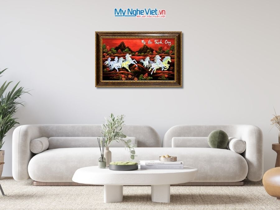 Tranh Sơn Mài Mã Đáo Thành Công Cẩn Ốc Nền Ấm 60x90cm TSM698-2