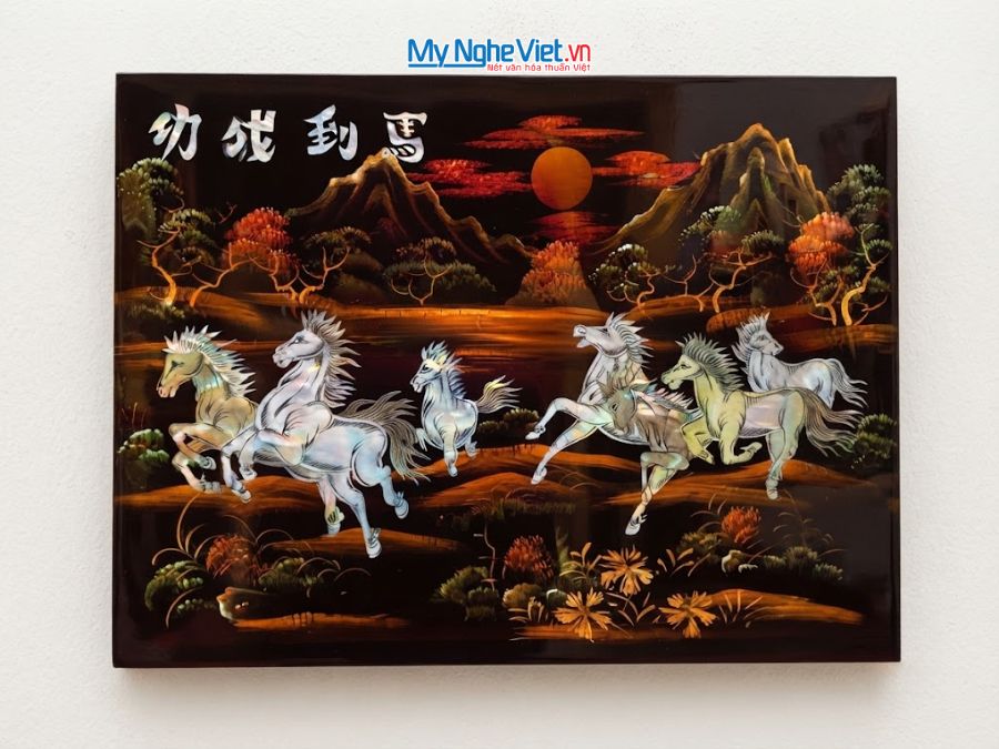 Tranh Sơn Mài Mã Đáo Thành Công Cẩn Ốc Chìm Nền Ấm 30x40cm TSM343-2