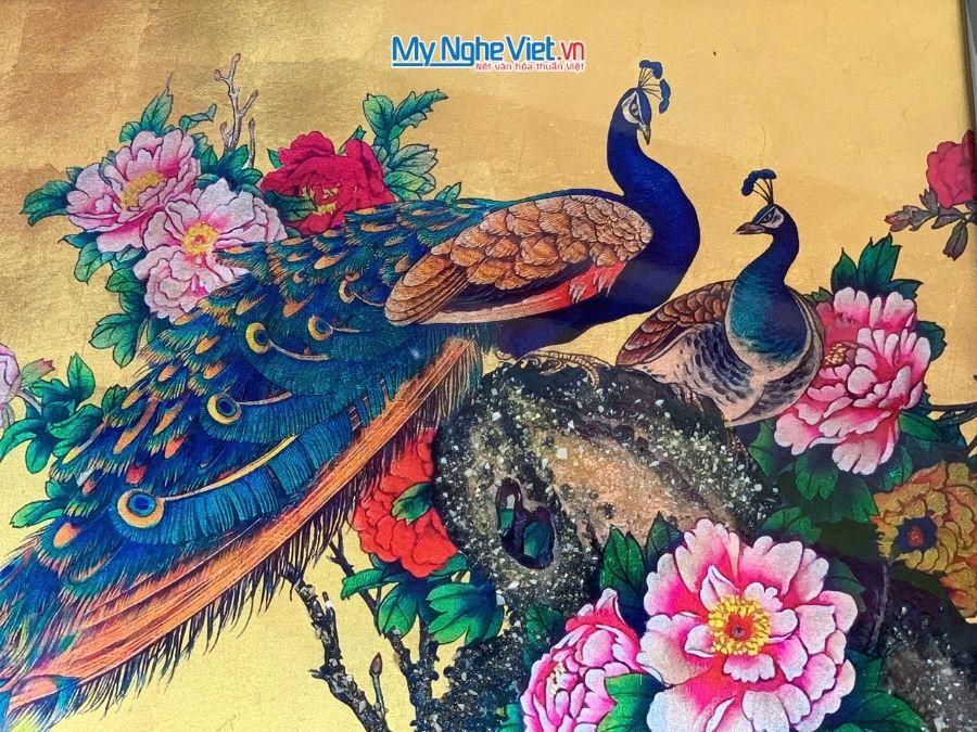 Tranh sơn mài dát bạc vẽ chim công TBL34/17K3-2
