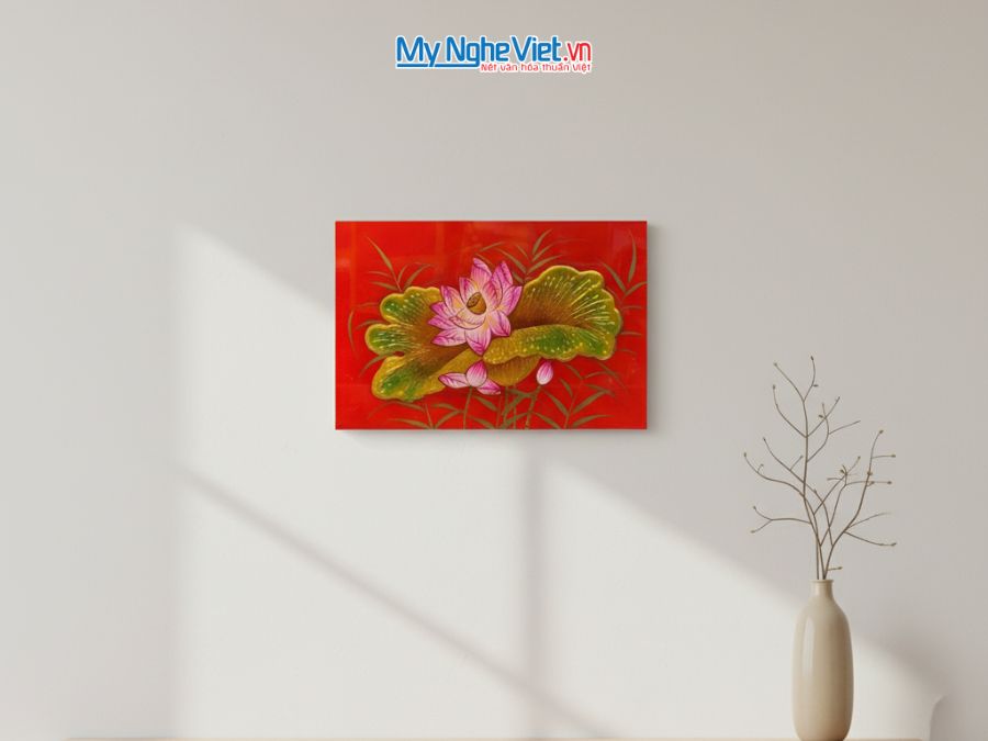 Tranh sơn mài hoa sen đắp nổi nền đỏ TSM23/1-1