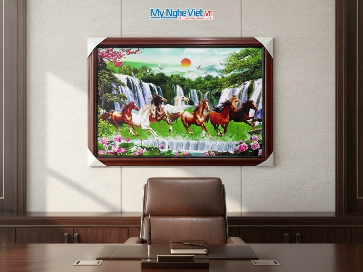 Tranh sơn mài Mã đáo thành công Tranh lọt lòng 60x90cm Khung bản 12cm (72x102cm) TSM69KN2